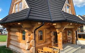 Osada Witów - dom „Dziewięćsił”